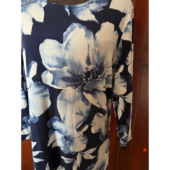 Chicos Blue & White Floral Tunic Top Asymmetrical 2 Large - Picture 2 of 9